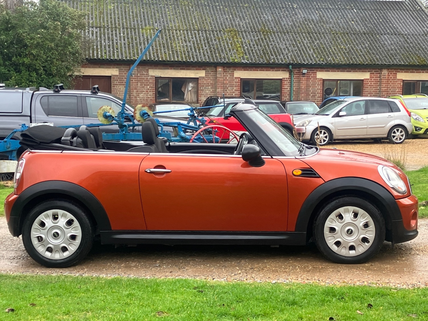Used MINI Convertible 2011 for sale - 77545352: Photo 7
