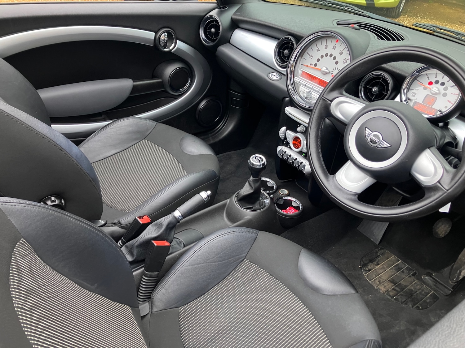 Used MINI Convertible 2010 for sale - 77519311: Photo 11