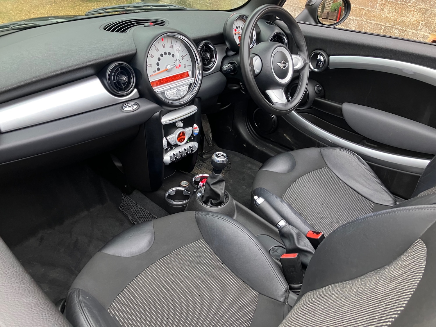 Used MINI Convertible 2010 for sale - 77519311: Photo 12