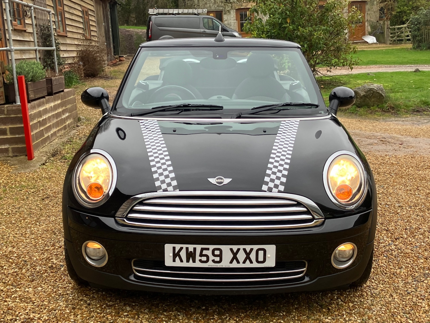 Used MINI Convertible 2010 for sale - 77519311: Photo 2
