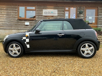 Used MINI Convertible 2010 for sale - 77519311: Photo