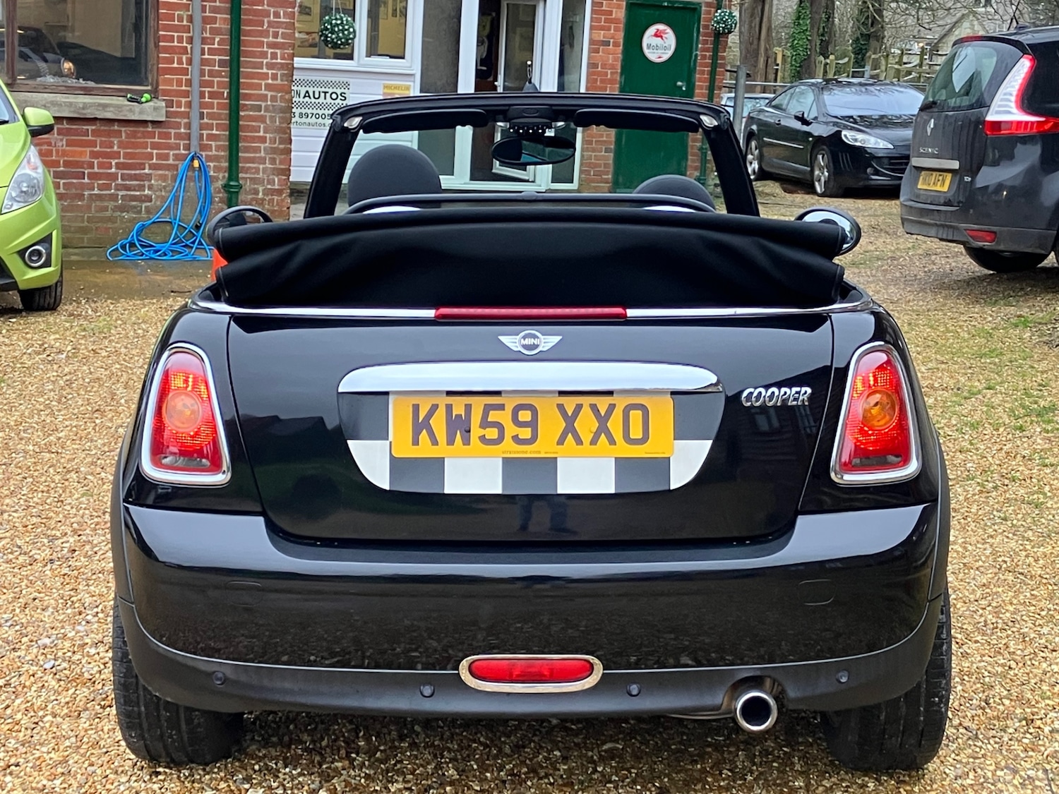 Used MINI Convertible 2010 for sale - 77519311: Photo 6