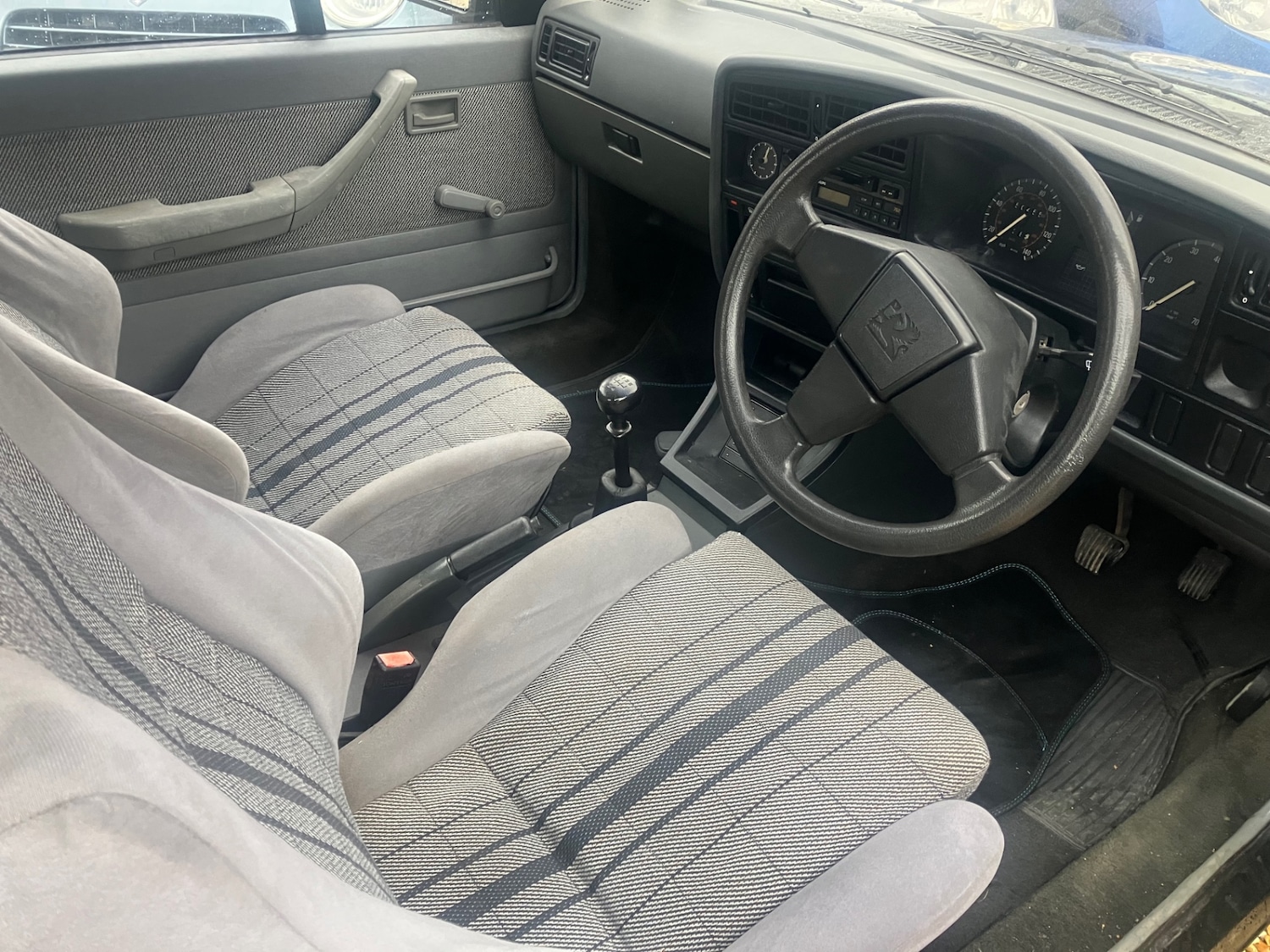 Used Vauxhall Cavalier 1987 for sale - 76594626: Photo 9