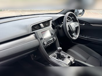 Used Honda Civic 2018 for sale - 78953232: Photo