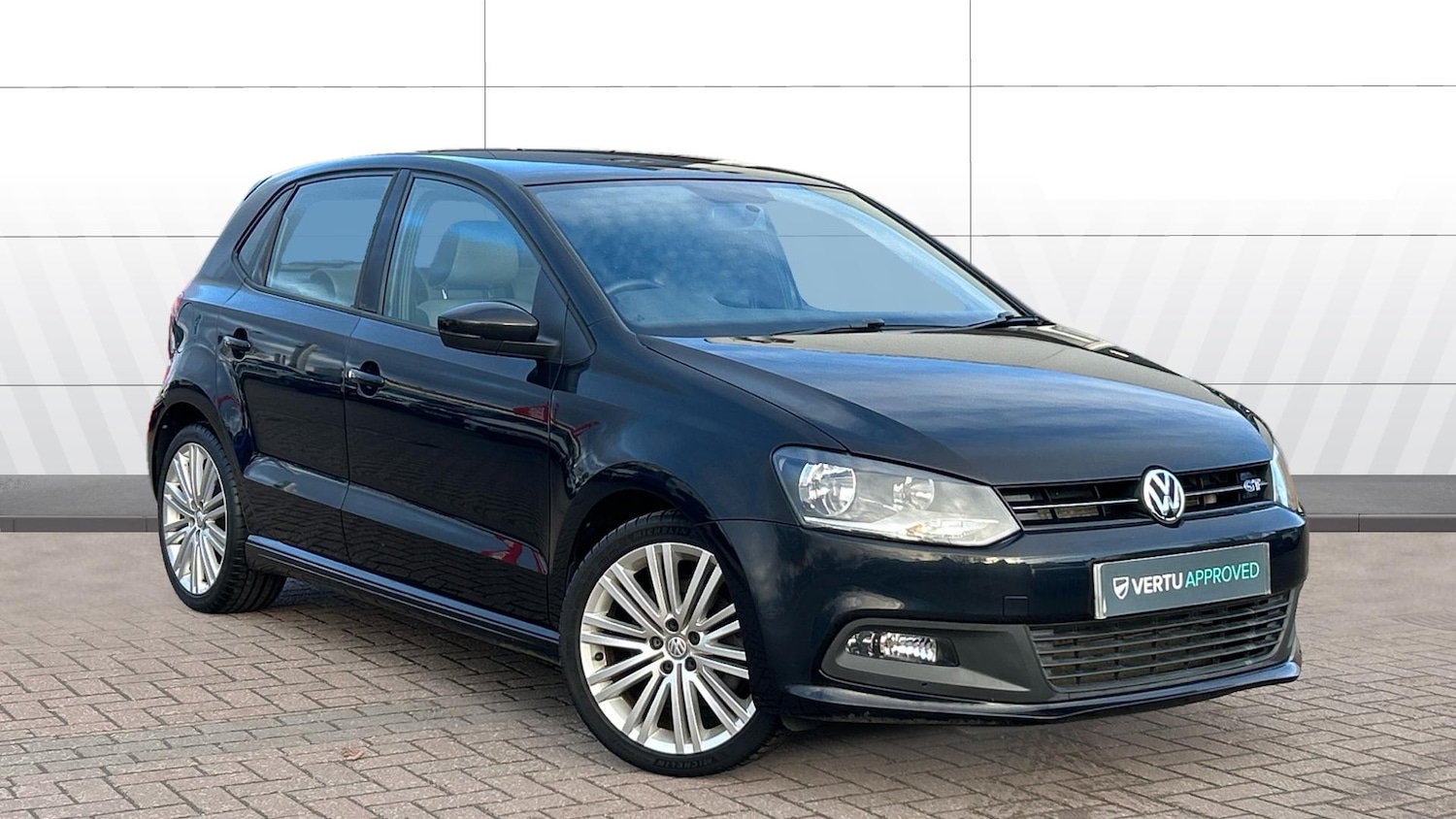 Used Volkswagen Polo 2016 for sale - 76687078: Photo 1