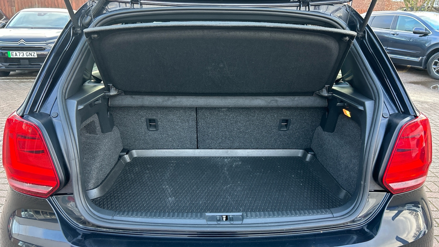 Used Volkswagen Polo 2016 for sale - 76687078: Photo 4