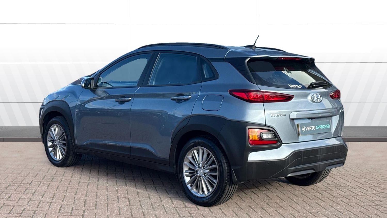 Used Hyundai KONA 2017 for sale - 76426244: Photo 2