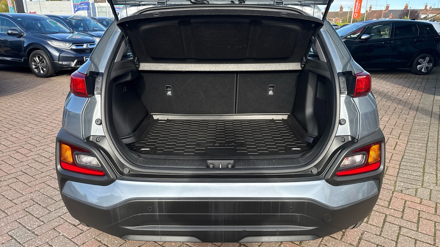 Used Hyundai KONA 2017 for sale - 76426244: Photo 4