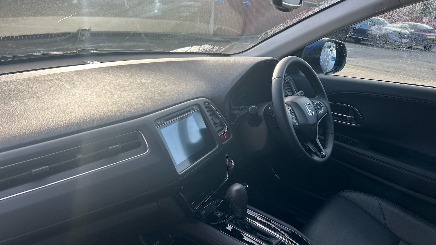 Used Honda HR-V 2017 for sale - 76882299: Photo 2