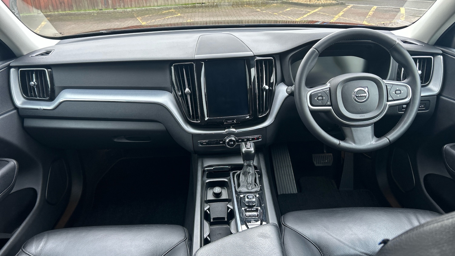 Used Volvo XC60 2018 for sale - 77567619: Photo 10