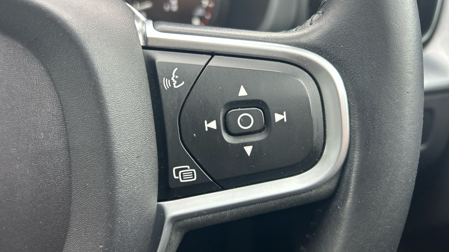 Used Volvo XC60 2018 for sale - 77567619: Photo 29