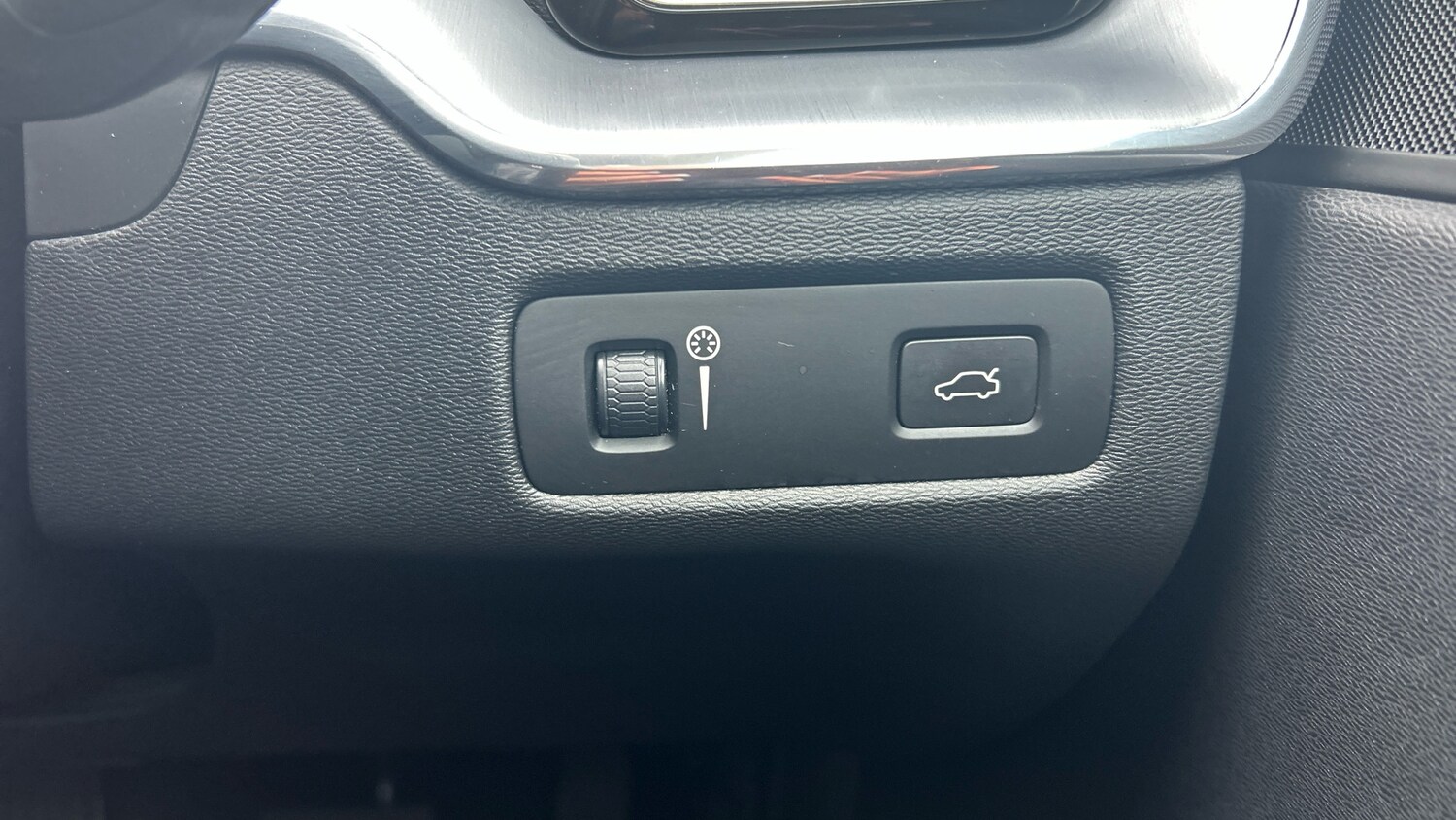 Used Volvo XC60 2018 for sale - 77567619: Photo 30