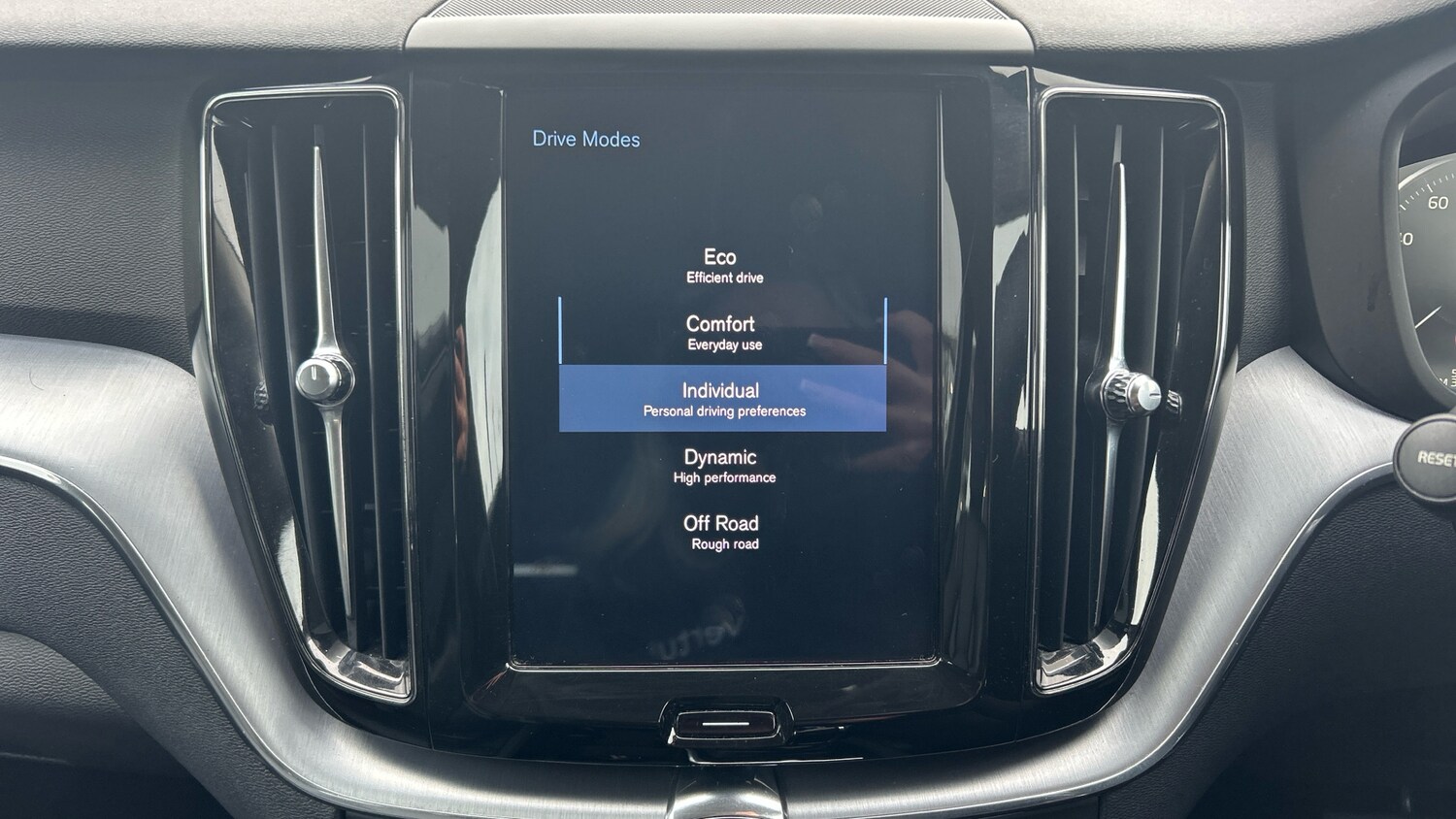 Used Volvo XC60 2018 for sale - 77567619: Photo 36