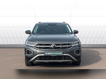 Used Volkswagen T-Roc 2023 for sale - 79421250: Photo