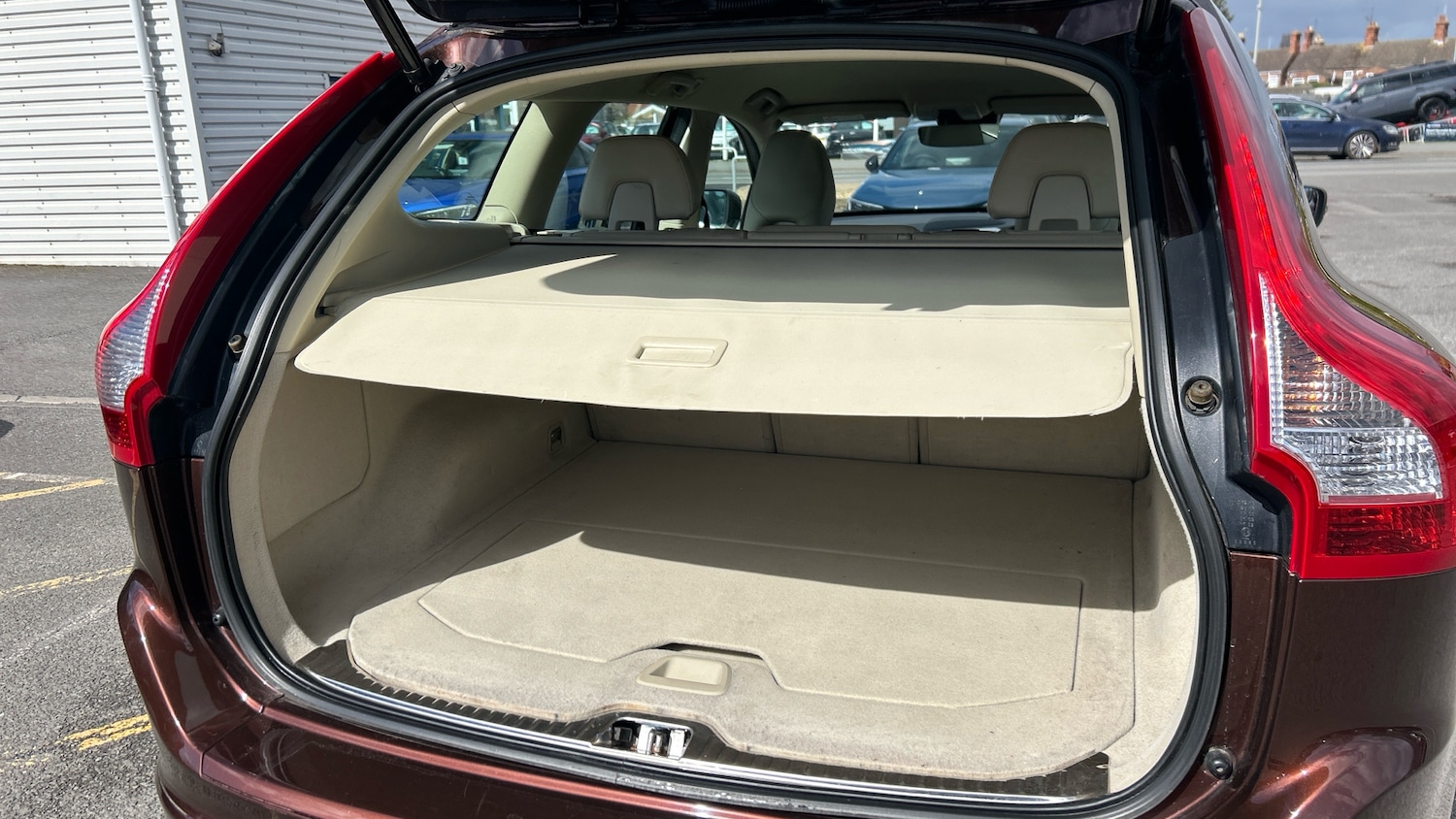 Used Volvo XC60 2016 for sale - 78084344: Photo 41