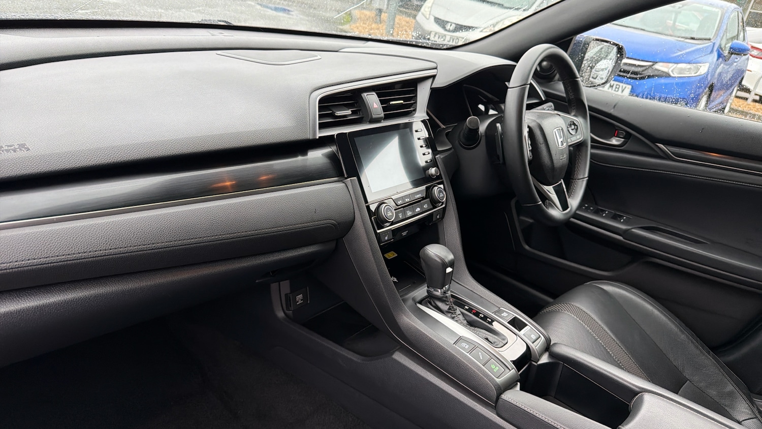 Used Honda Civic 2021 for sale - 76761940: Photo 2