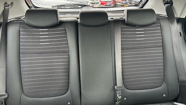 Used Kia Stonic 2019 for sale - 76273558: Photo 15