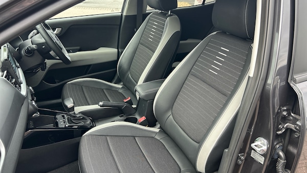 Used Kia Stonic 2019 for sale - 76273558: Photo 33