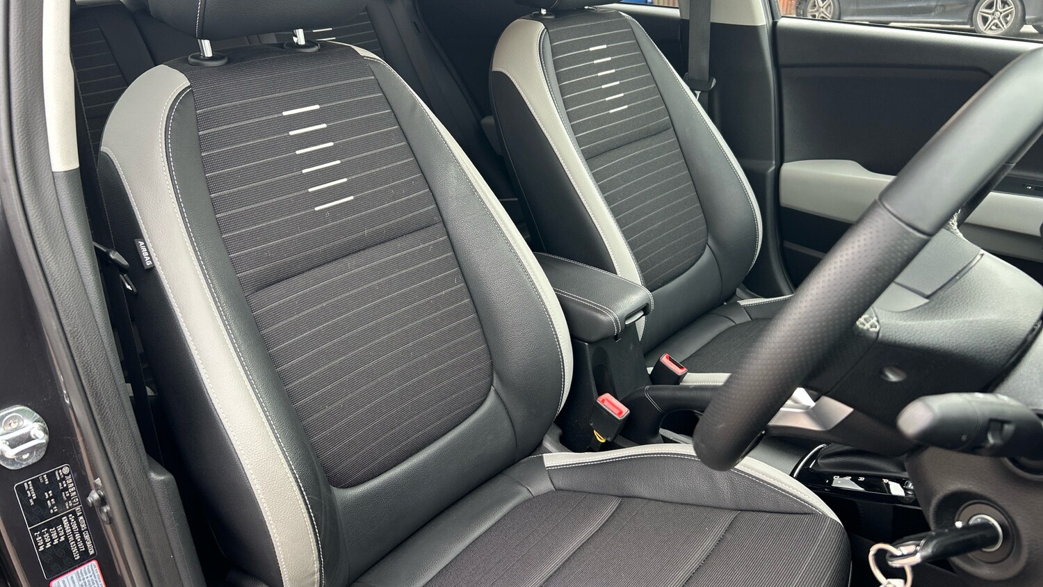 Used Kia Stonic 2019 for sale - 76273558: Photo 44