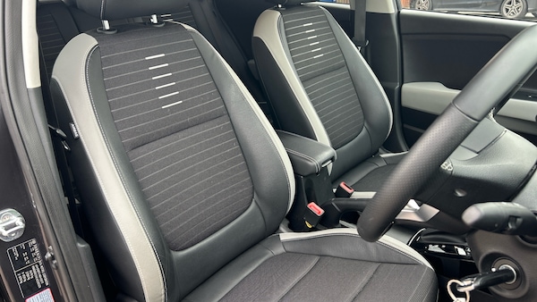Used Kia Stonic 2019 for sale - 76273558: Photo 44