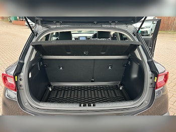 Used Kia Stonic 2019 for sale - 76273558: Photo 4
