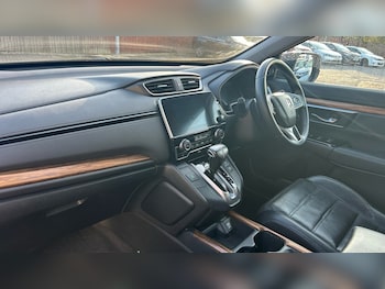 Used Honda CR-V 2018 for sale - 76984681: Photo