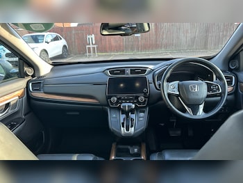 Used Honda CR-V 2018 for sale - 76984681: Photo