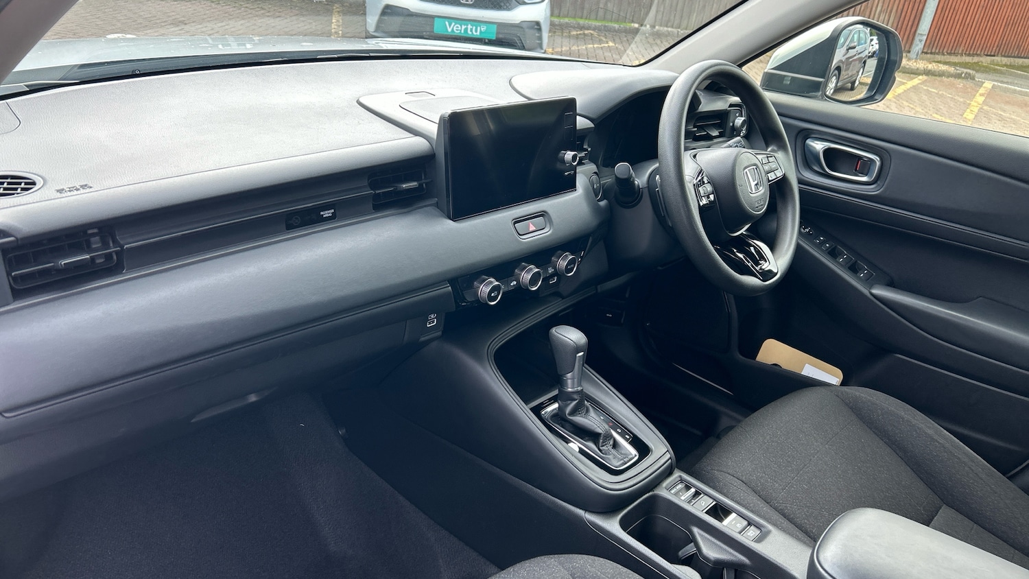 Used Honda HR-V 2022 for sale - 76170624: Photo 2