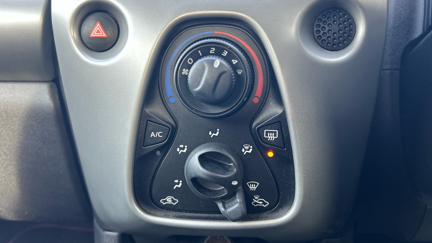 Used Peugeot 108 2015 for sale - 77197970: Photo 38