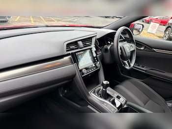 Used Honda Civic 2019 for sale - 76263149: Photo 2