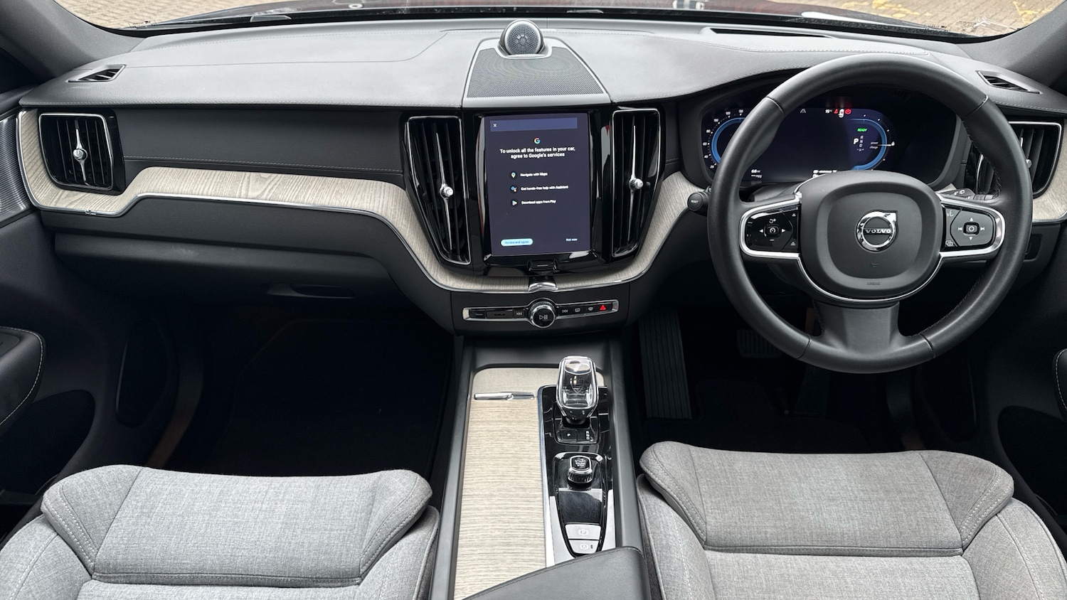 Used Volvo XC60 2023 for sale - 76526455: Photo 10