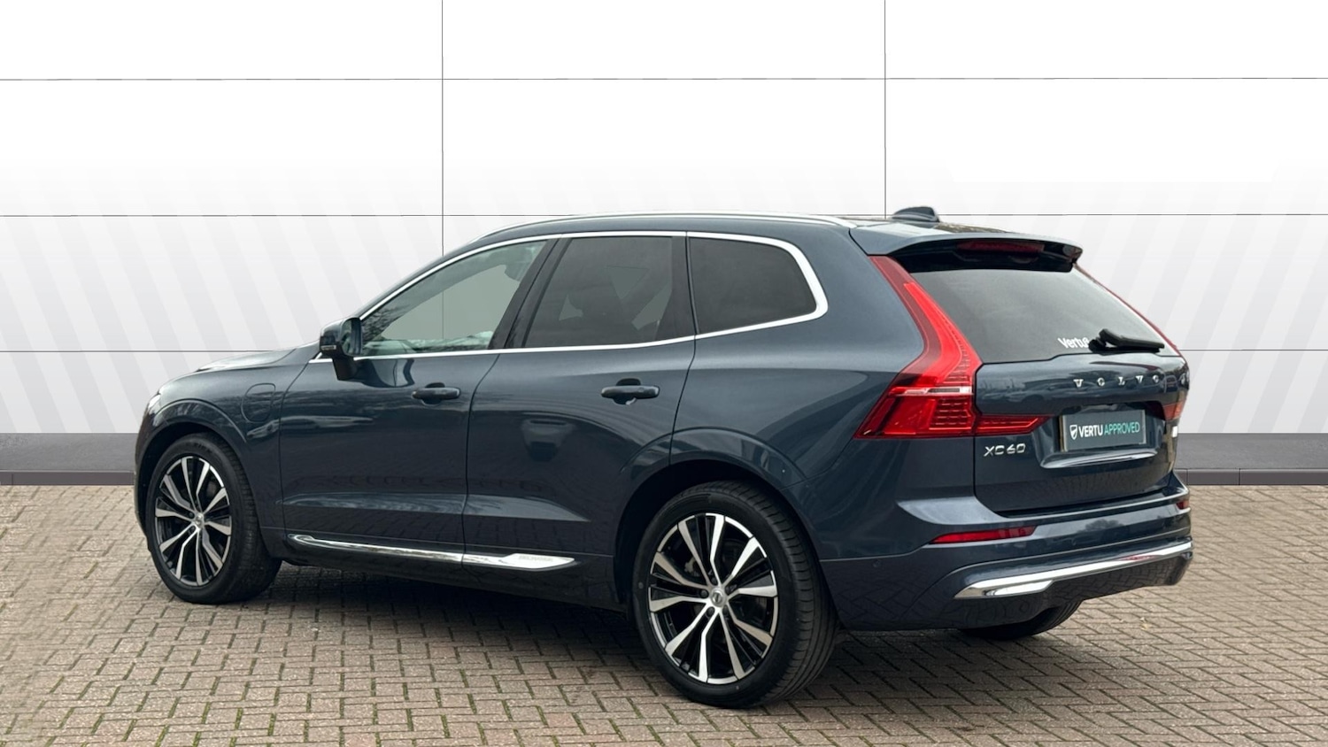 Used Volvo XC60 2023 for sale - 76526455: Photo 2