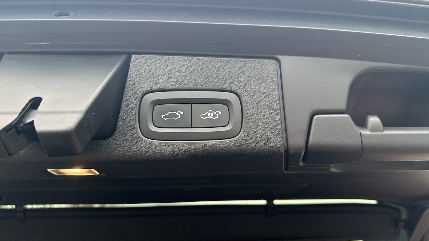 Used Volvo XC60 2023 for sale - 76526455: Photo 32