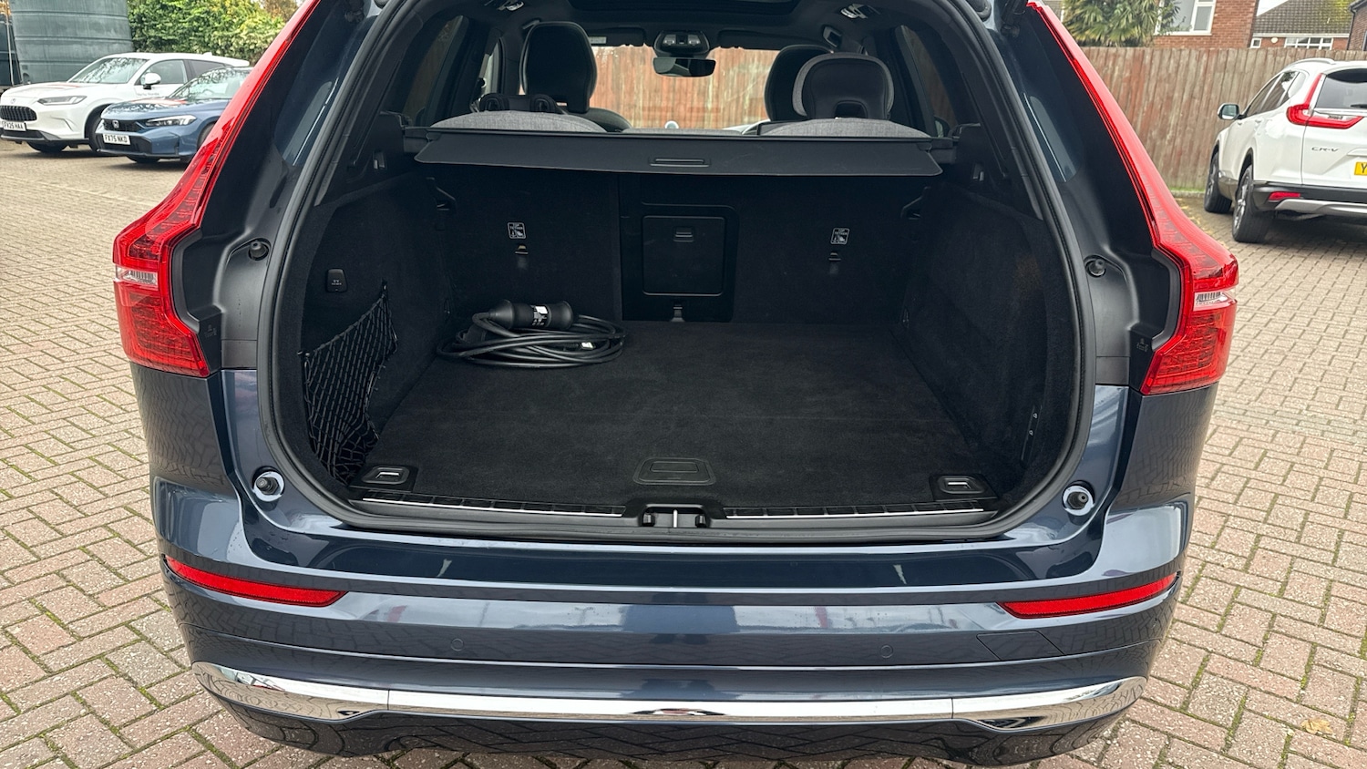 Used Volvo XC60 2023 for sale - 76526455: Photo 4