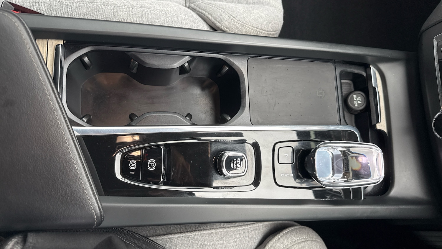 Used Volvo XC60 2023 for sale - 76526455: Photo 44