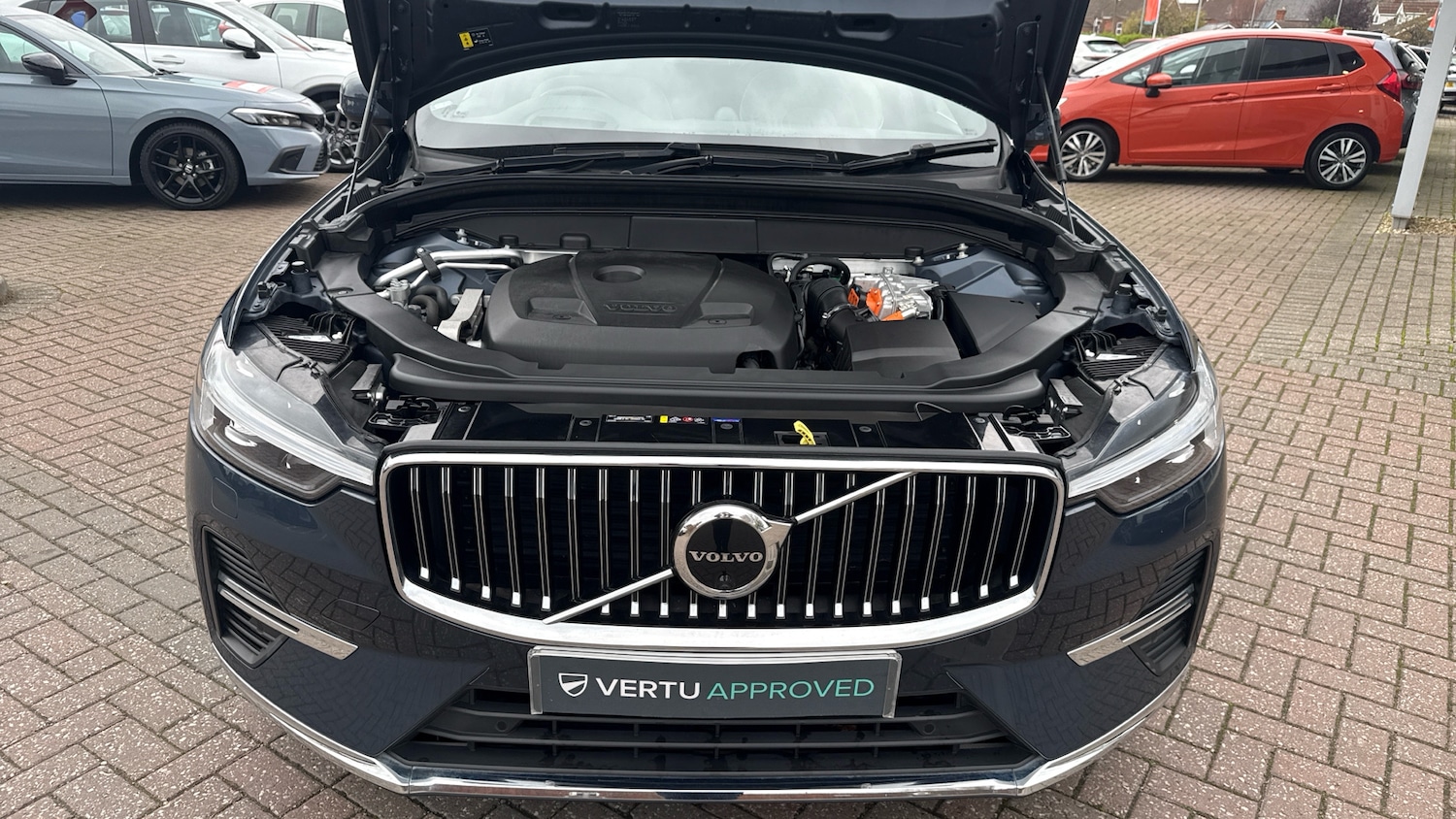 Used Volvo XC60 2023 for sale - 76526455: Photo 8