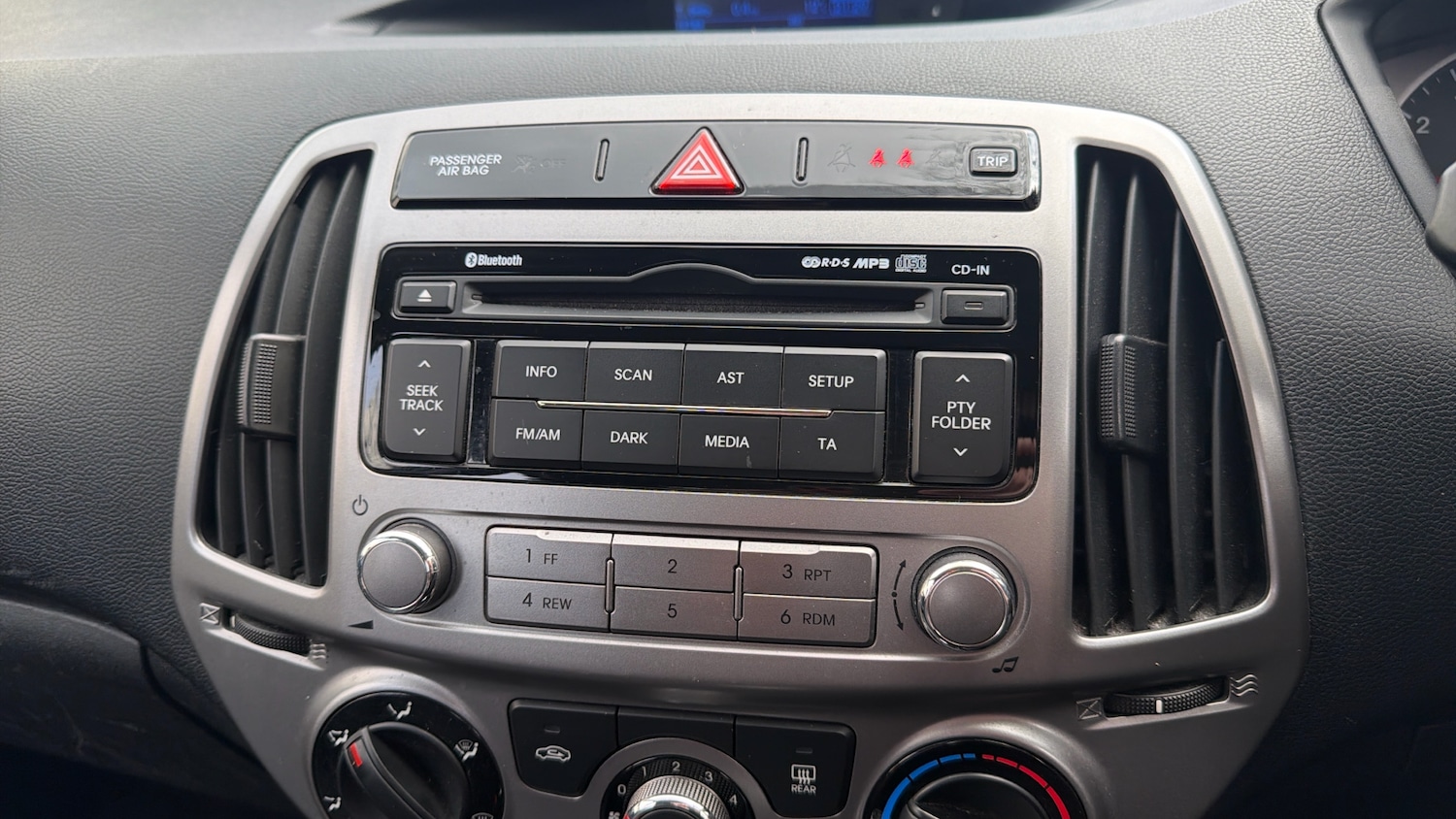 Used Hyundai i20 2014 for sale - 76602217: Photo 12