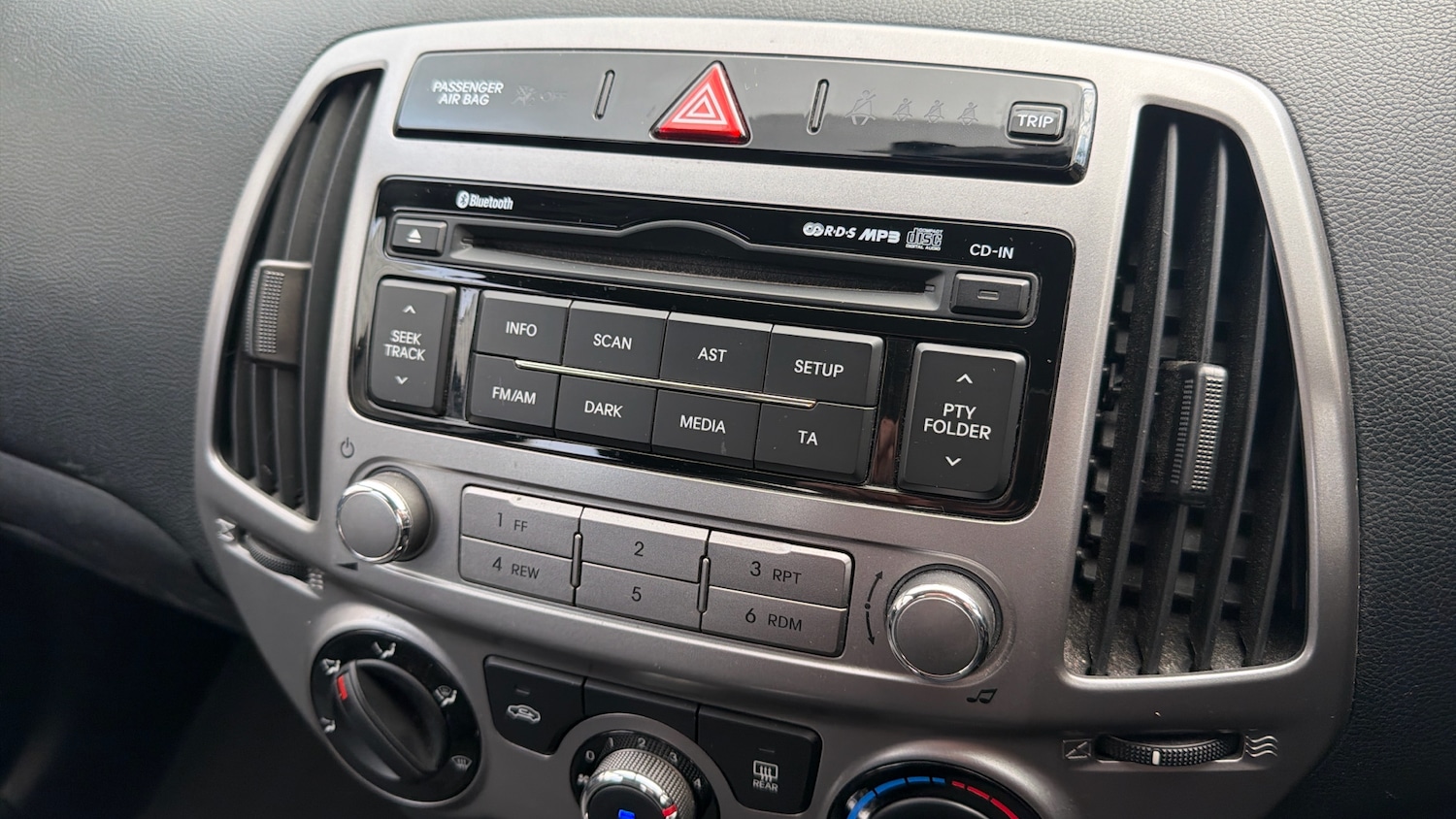 Used Hyundai i20 2014 for sale - 76602217: Photo 35