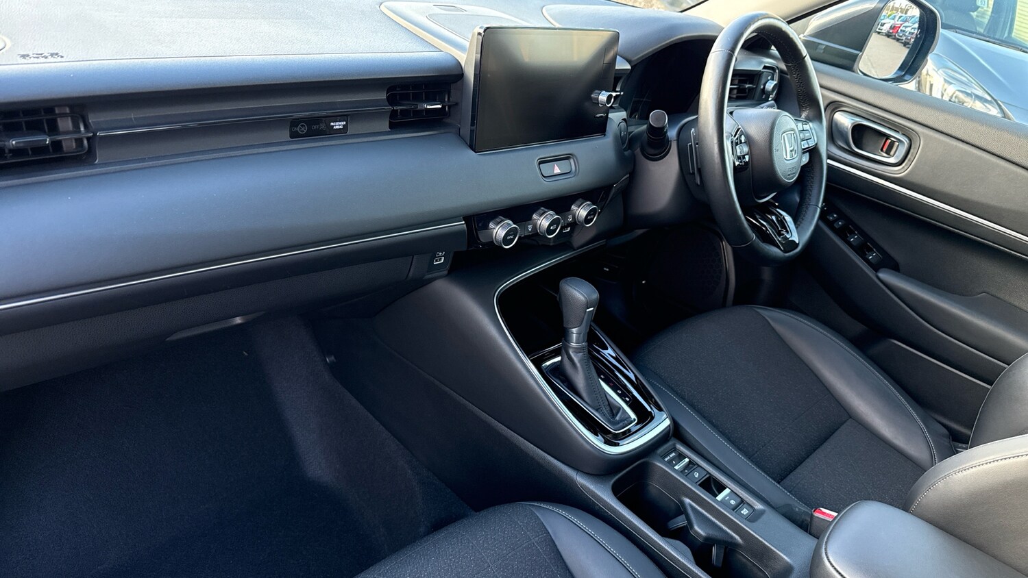 Used Honda HR-V 2023 for sale - 76437919: Photo 2