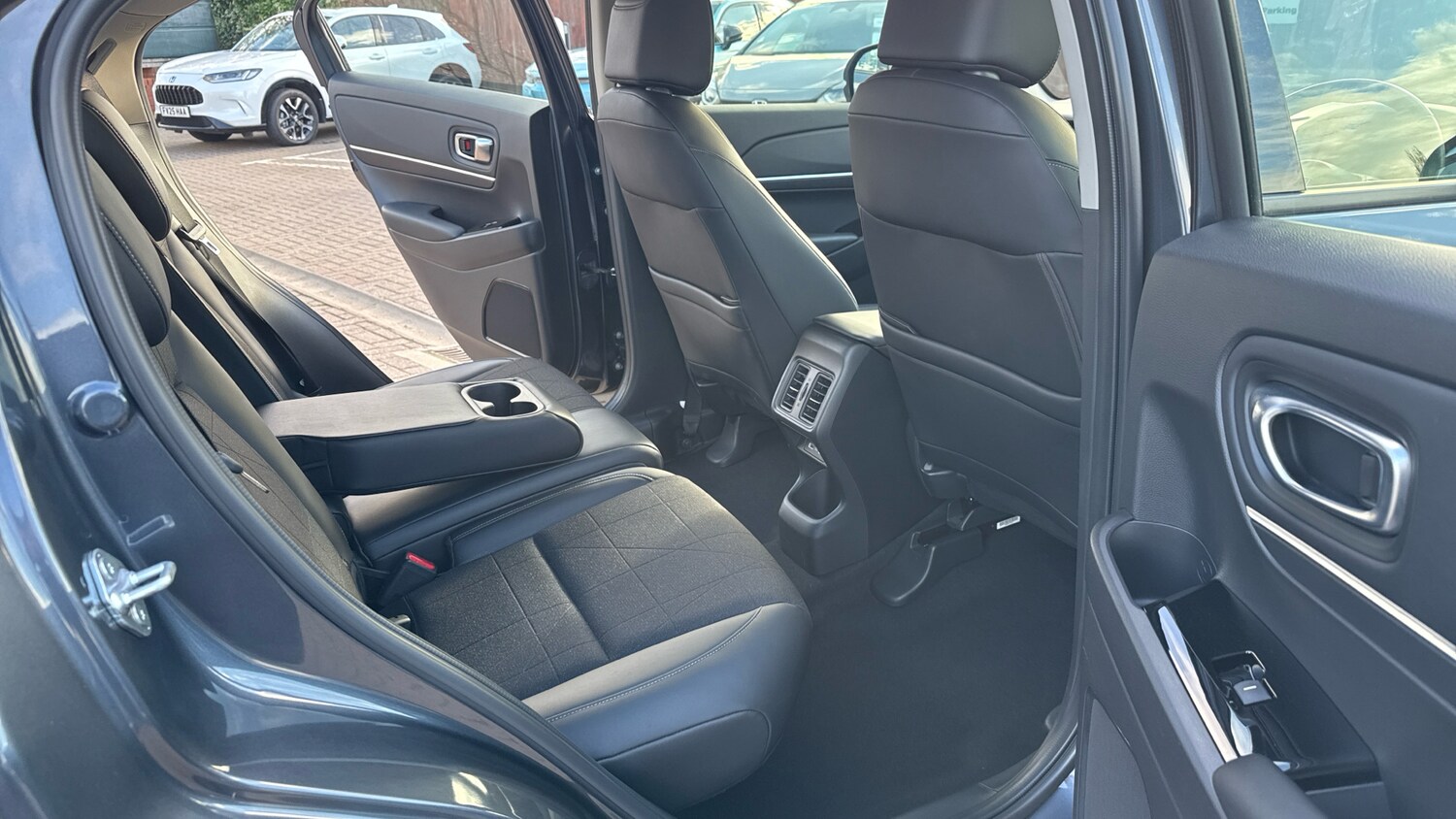 Used Honda HR-V 2023 for sale - 76437919: Photo 25