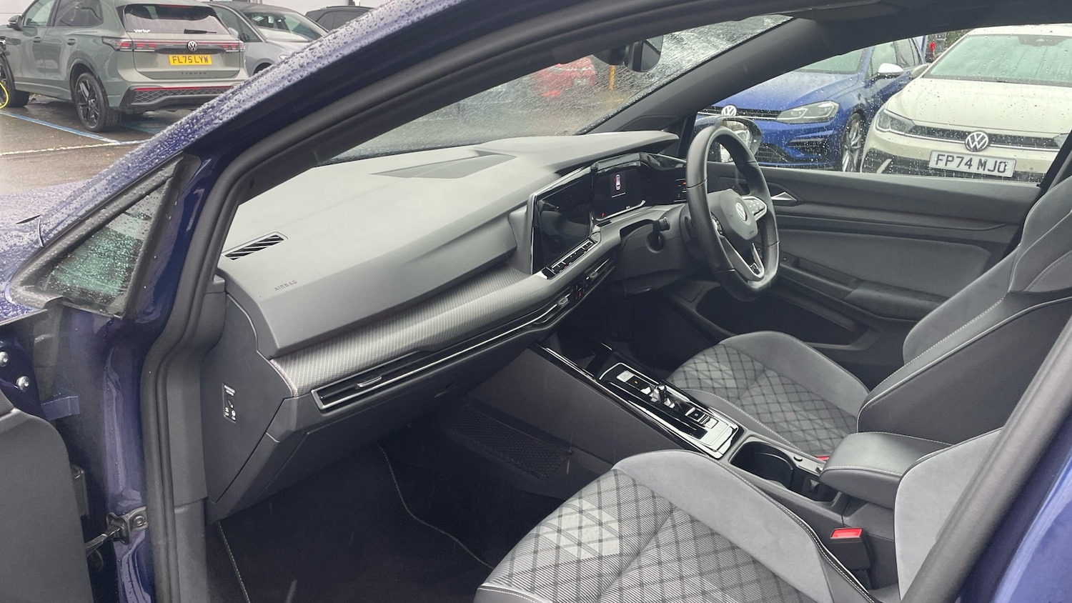 Used Volkswagen Golf 2023 for sale - 77501157: Photo 2