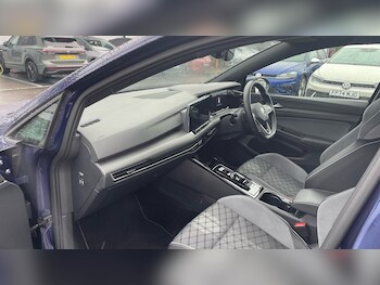 Used Volkswagen Golf 2023 for sale - 77501157: Photo