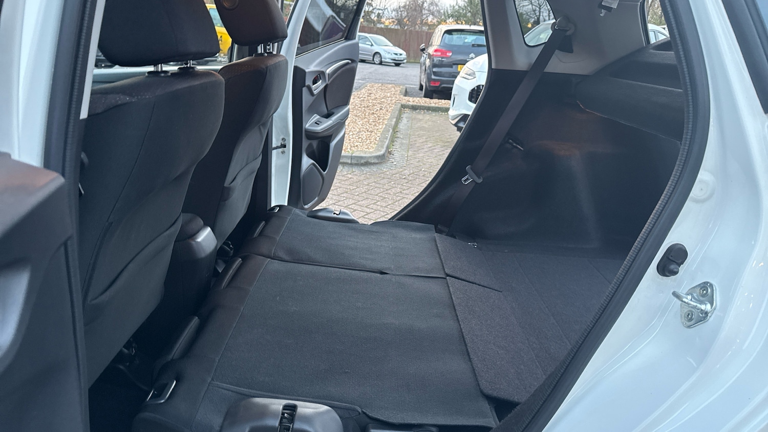 Used Honda Jazz 2017 for sale - 76738695: Photo 24