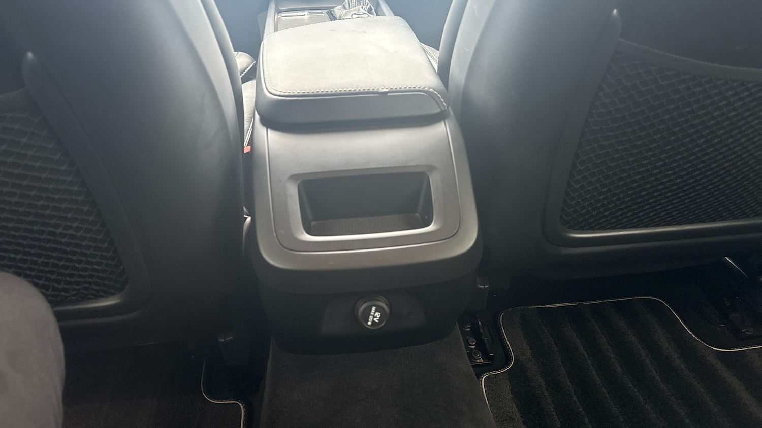 Used Volvo V60 2019 for sale - 77544568: Photo 32