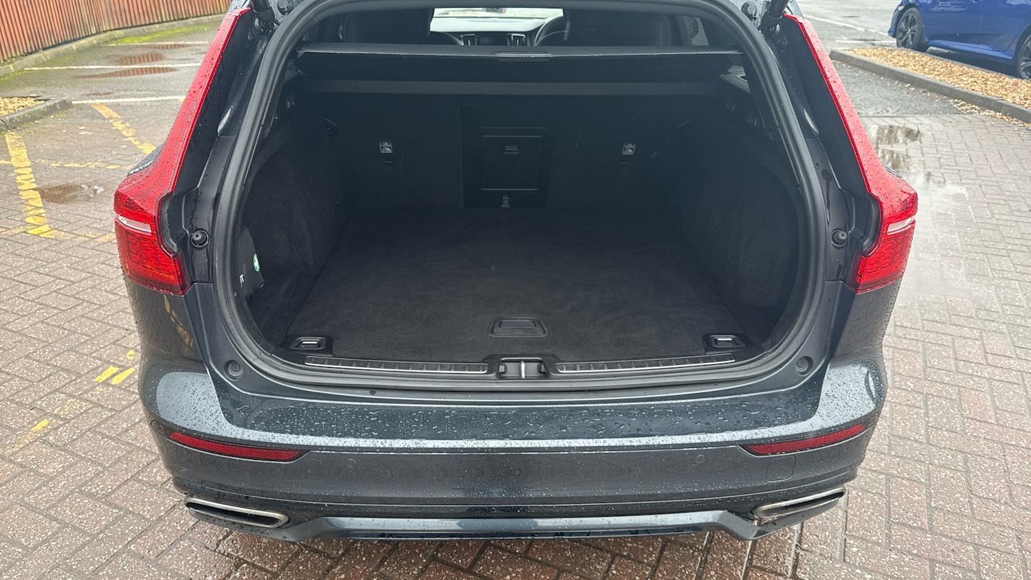 Used Volvo V60 2019 for sale - 77544568: Photo 4