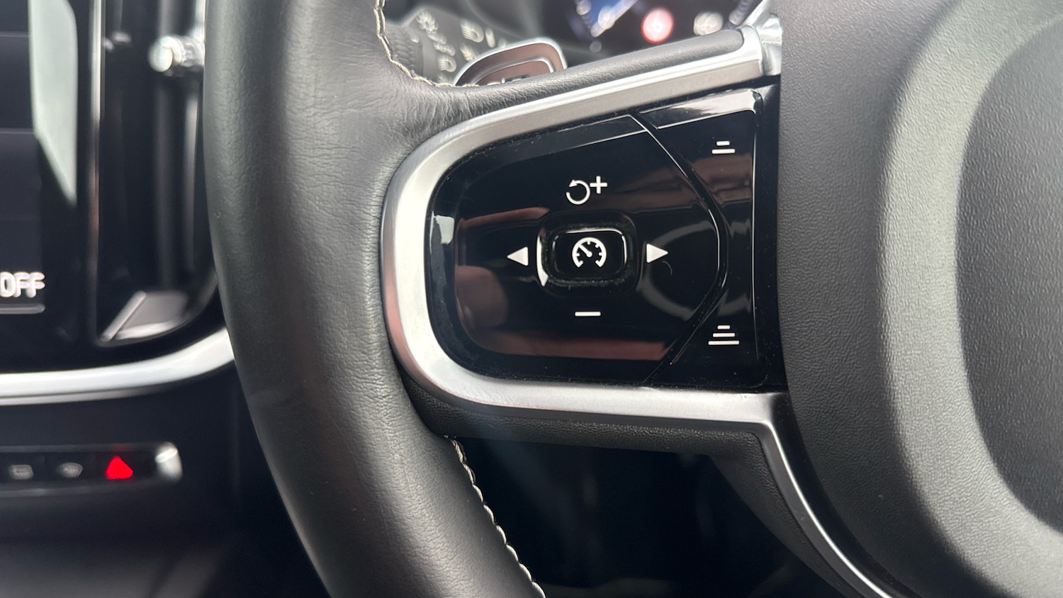 Used Volvo V60 2019 for sale - 77544568: Photo 42