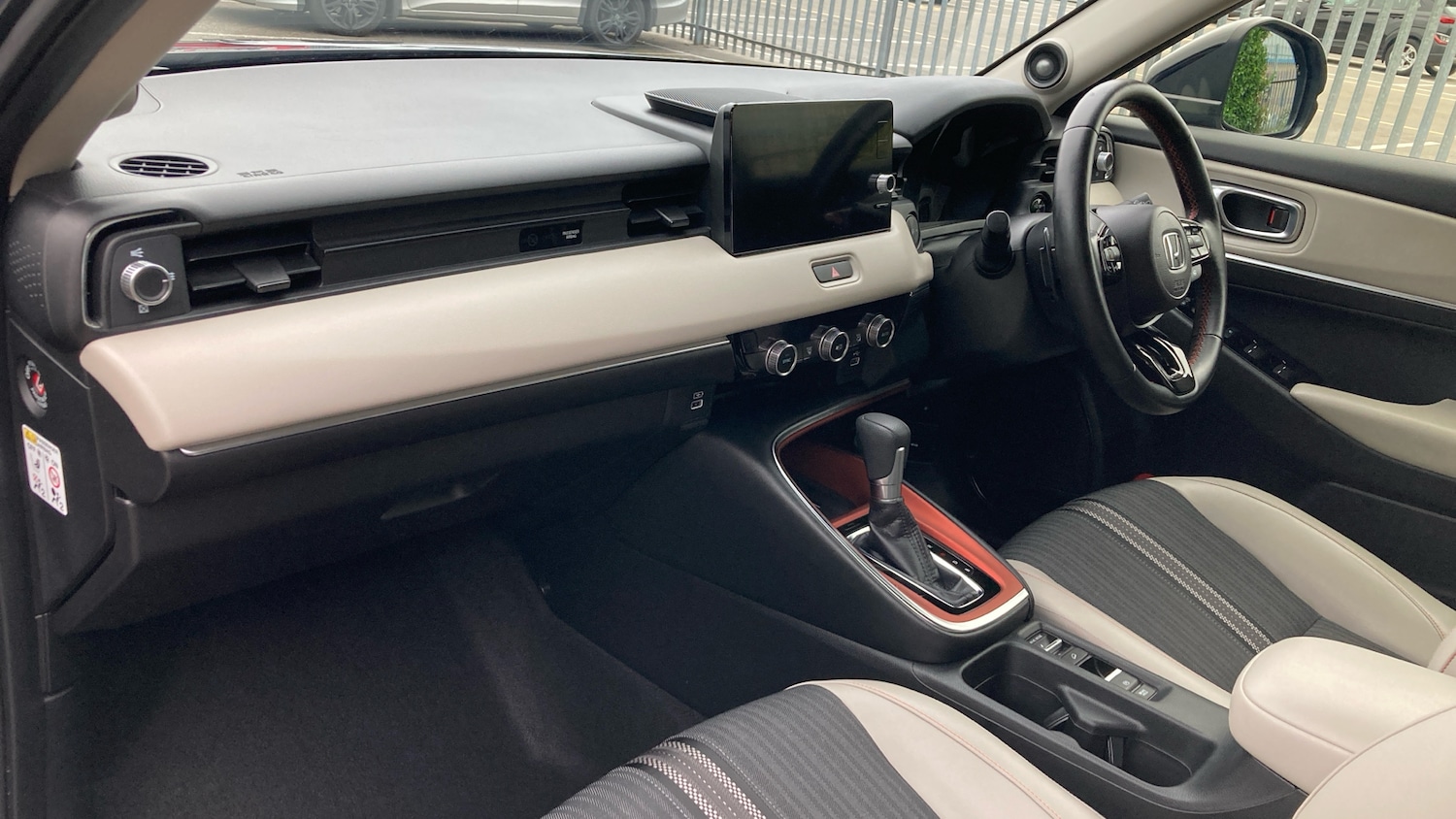 Used Honda HR-V 2022 for sale - 76452672: Photo 2