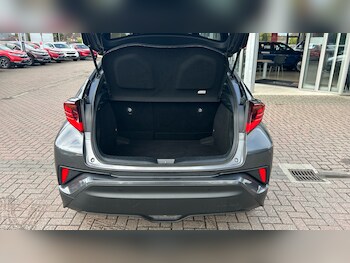 Used Toyota C-HR 2020 for sale - 76067396: Photo