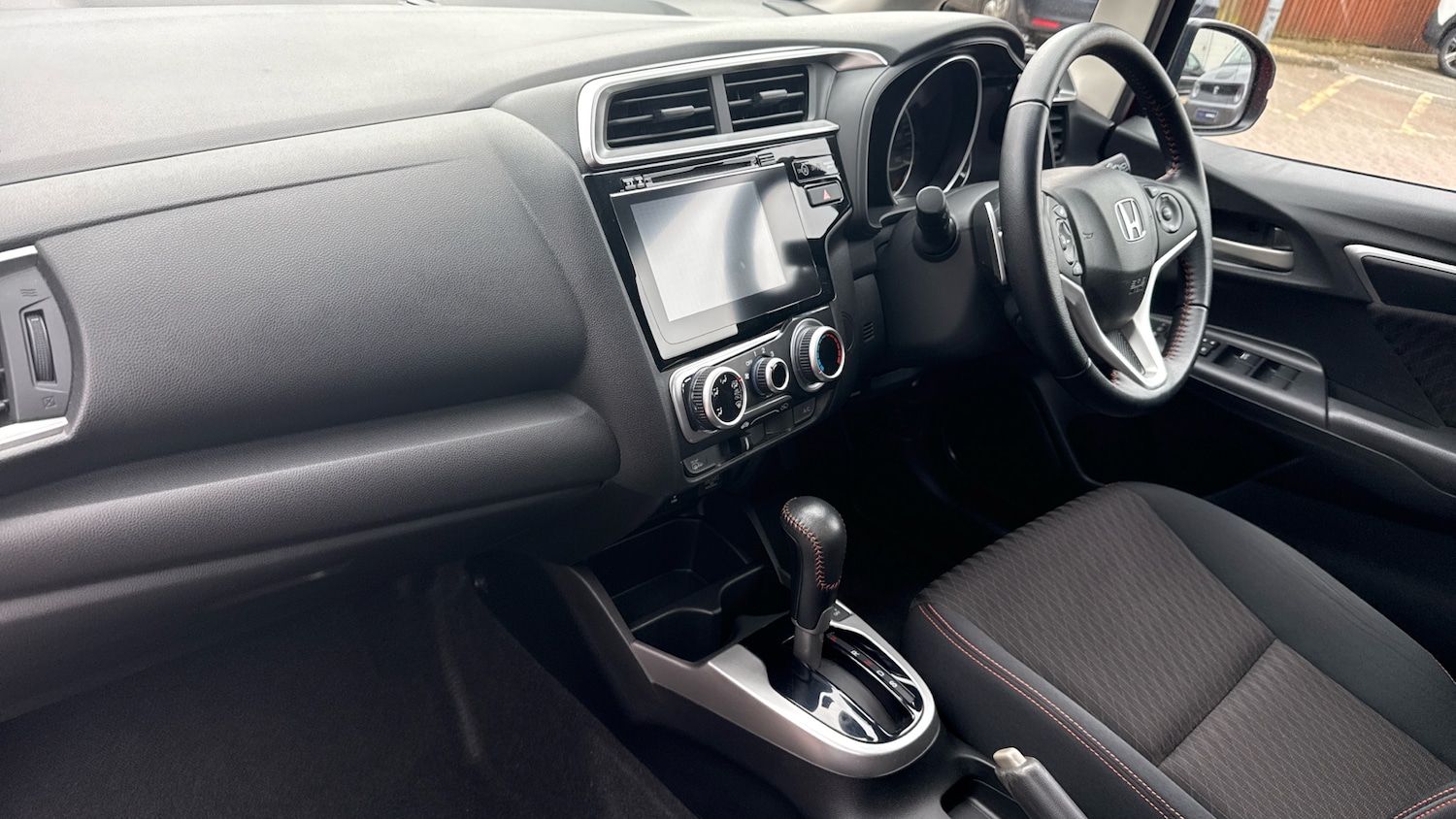 Used Honda Jazz 2018 for sale - 78015109: Photo 2