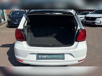 Used Volkswagen Polo 2016 for sale - 79184070: Photo